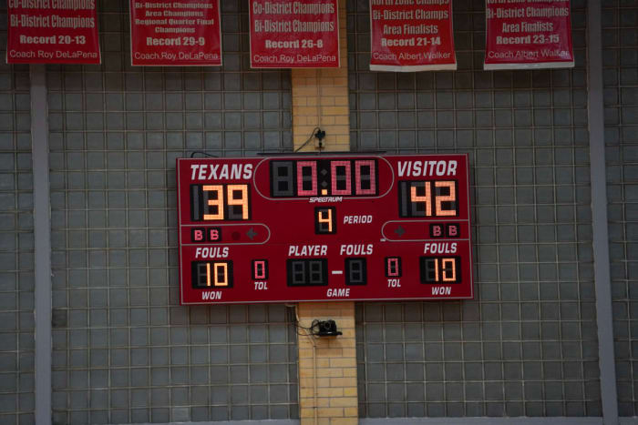 mathis-london-girls-basketball-playoffs00112